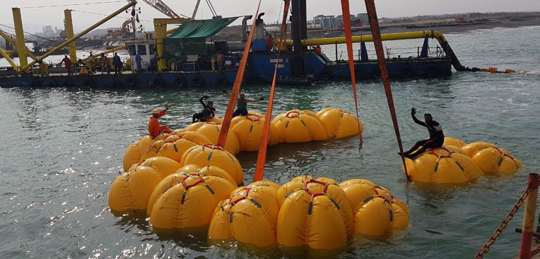 Connecting Lifting bags for shallow water heavy lift .